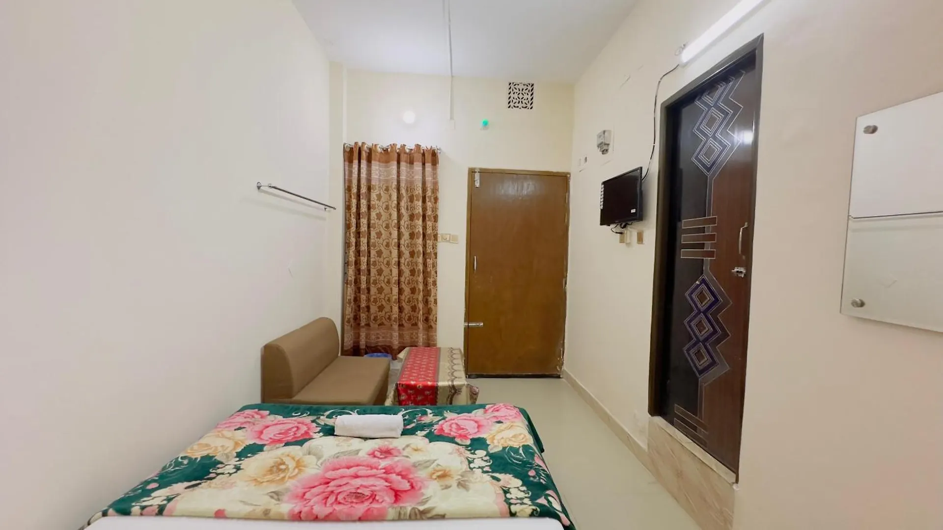 Hotel Labbaik Three Residential 达卡 0*,