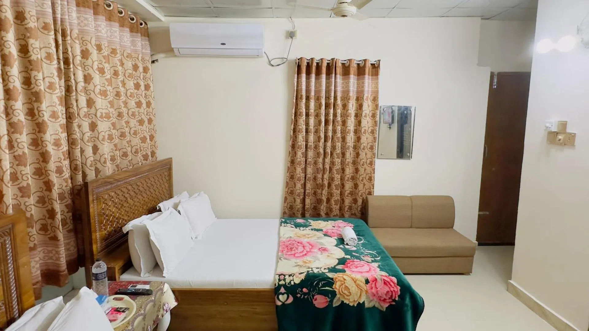 Hotel Labbaik Three Residential 达卡 0*,