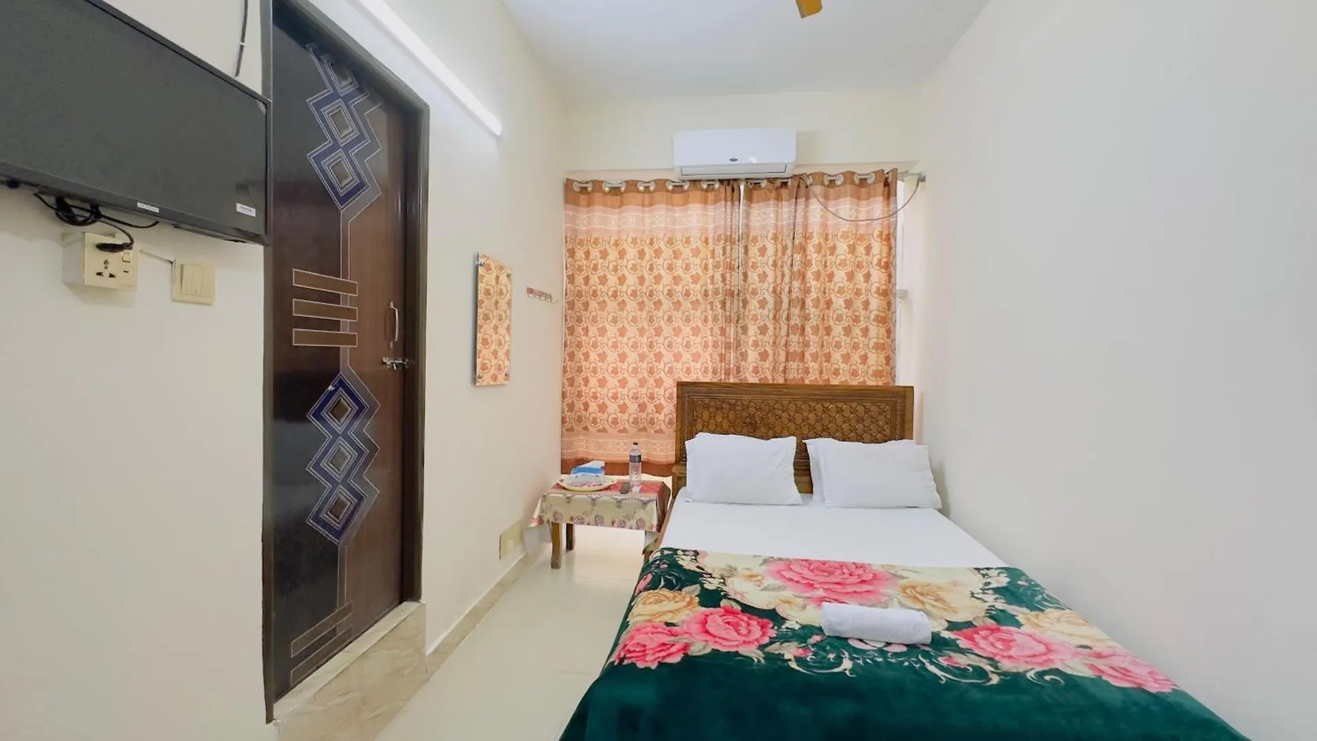 宾馆 Hotel Labbaik Three Residential 达卡